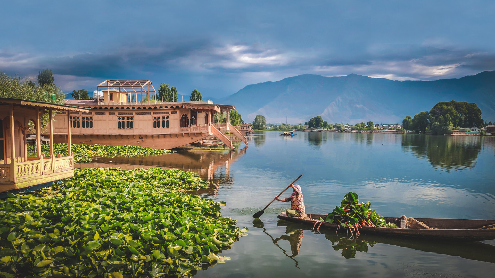 Houseboat-Stays-in-Srinagar-Feature